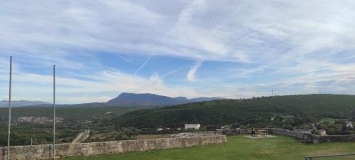 FOTO 15. Kninska tvrđava - Pogled na planinu Kozjak